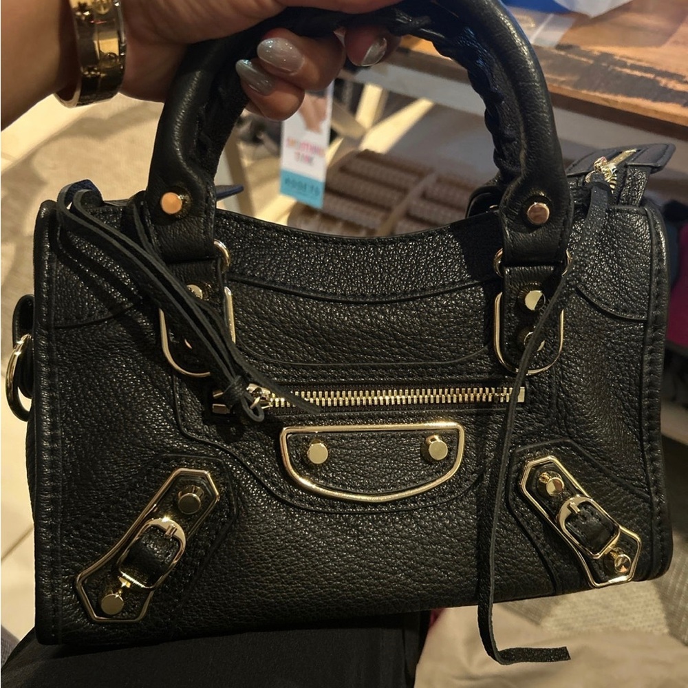 City bag in leather